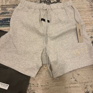 Essentials Light Oatmeal Relaxed Men's Shorts